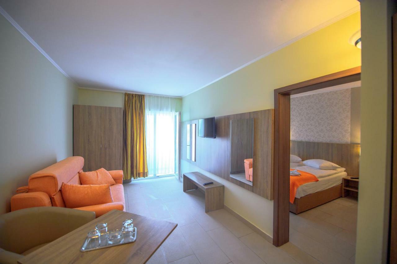 Hotel Piccadilly Mamaia Exterior foto